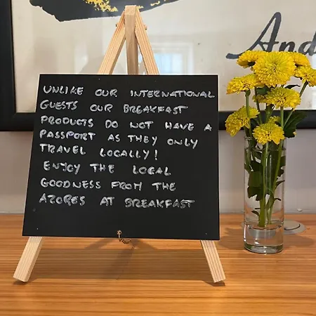 Matriz 55, & Hostel Πόντα Ντελγκάντα