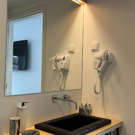 Matriz 55, & Hostel Ponta Delgada