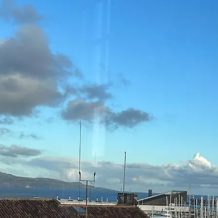 Matriz 55, & Hostel Ponta Delgada (Sao Miguel)