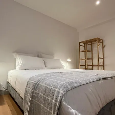 Matriz 55, & Hostel Ponta Delgada (Sao Miguel)
