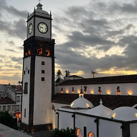 Matriz 55, & Hostel Ponta Delgada (Sao Miguel)