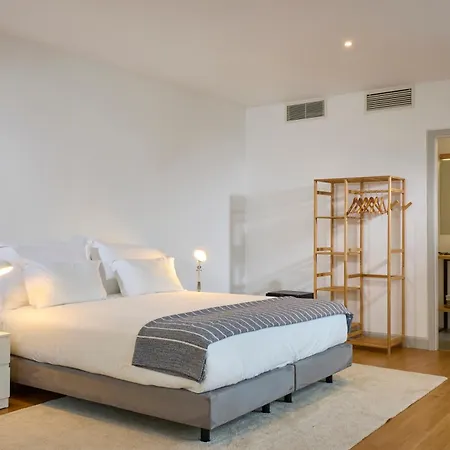 Matriz 55, & Hostel Ponta Delgada