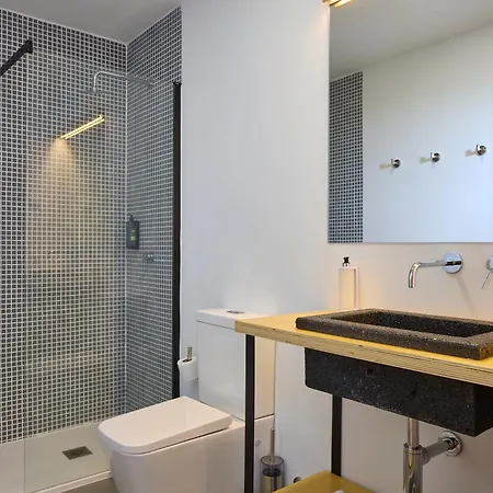 Hostel Matriz 55, & Ponta Delgada (Sao Miguel)