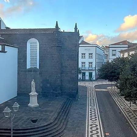 بيت شباب Matriz 55 Ponta Delgada