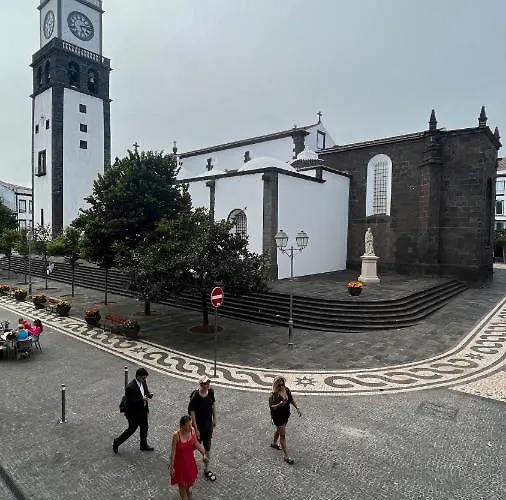 Hostel Matriz 55, & Ponta Delgada (Sao Miguel)