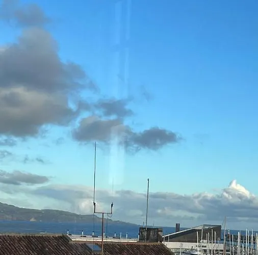 Matriz 55, & אכסניה Ponta Delgada