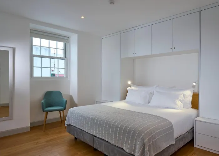 Matriz 55, & אכסניה Ponta Delgada